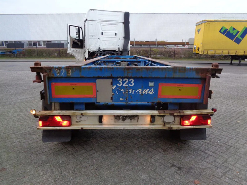 Renders Euro 700 + 2 Axle - Semi-remorque porte-conteneur/ Caisse mobile: photos 3 Renders Euro 700 + 2 Axle - Semi-remorque porte-conteneur/ Caisse mobile: photos 3