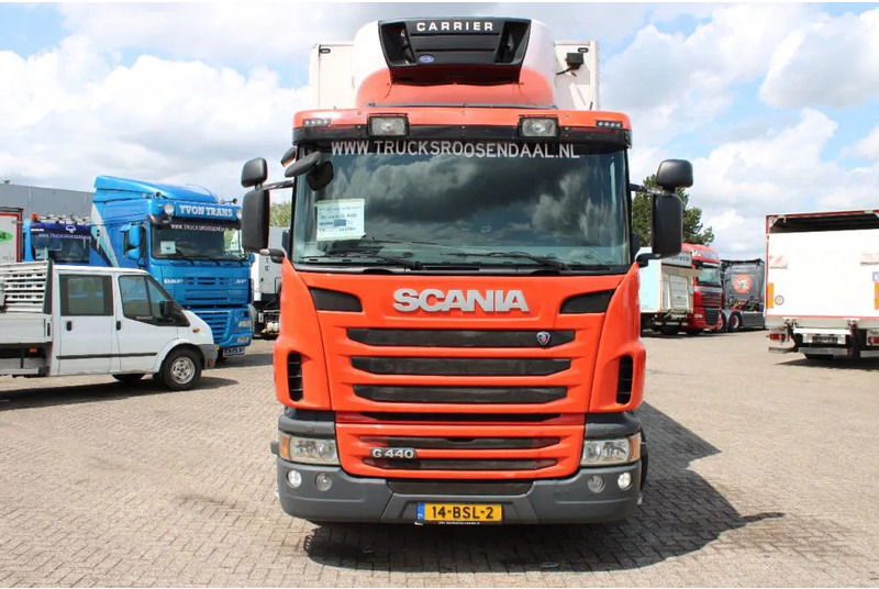 Scania G 440 + 6x2 + carrier + euro 5 + lift - Camion frigorifique: photos 3 Scania G 440 + 6x2 + carrier + euro 5 + lift - Camion frigorifique: photos 3