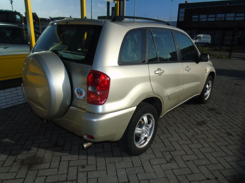 Toyota RAV4 + 4X4 + AUTOMAT + PETROL - SUV: photos 4 Toyota RAV4 + 4X4 + AUTOMAT + PETROL - SUV: photos 4