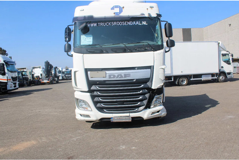 DAF XF 106.460 + EURO 6 - Tracteur routier: photos 3 DAF XF 106.460 + EURO 6 - Tracteur routier: photos 3