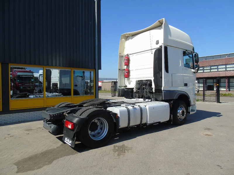 DAF XF 106.460 + EURO 6 SUPER SPACE CAB + INTARDER - Tracteur routier: photos 4 DAF XF 106.460 + EURO 6 SUPER SPACE CAB + INTARDER - Tracteur routier: photos 4