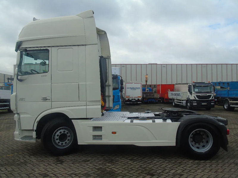 DAF XF 460 + EURO 6 + SSC - Tracteur routier: photos 3 DAF XF 460 + EURO 6 + SSC - Tracteur routier: photos 3