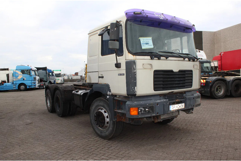 MAN F 26.364 + 6X4 + BIG AXLE + EURO 2 + MANUAL - Tracteur routier: photos 4 MAN F 26.364 + 6X4 + BIG AXLE + EURO 2 + MANUAL - Tracteur routier: photos 4