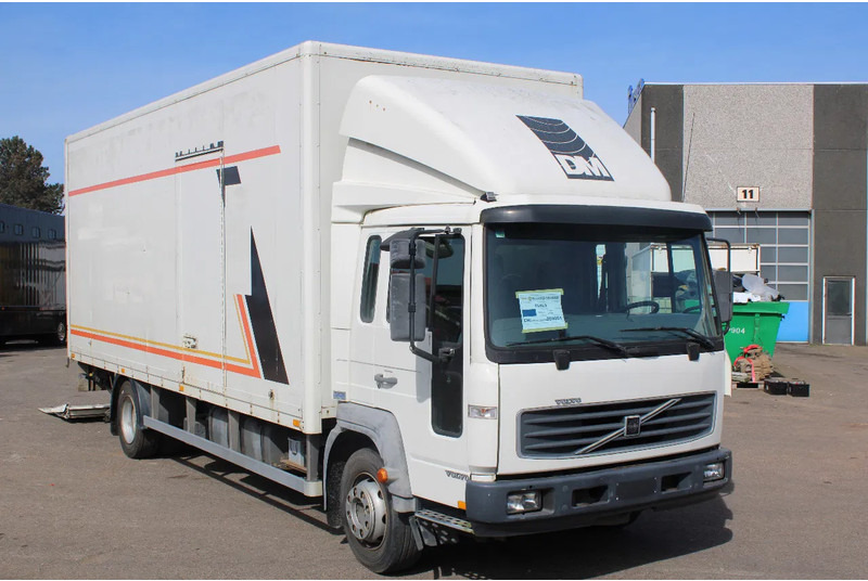 Volvo FL 6.250 +EURO 2 + MANUAL + LIFT - Camion fourgon: photos 2 Volvo FL 6.250 +EURO 2 + MANUAL + LIFT - Camion fourgon: photos 2