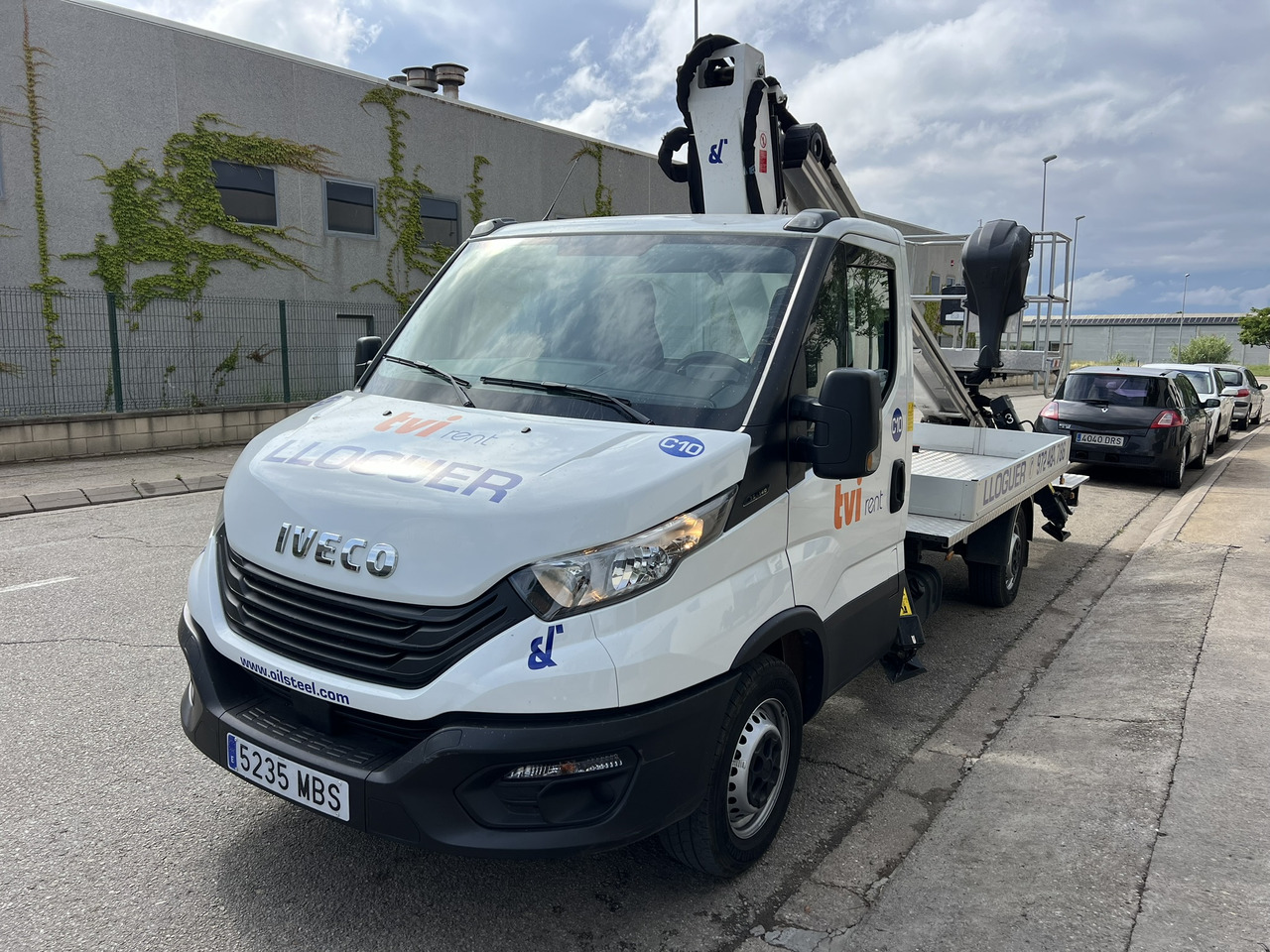Iveco Daily + Oil&Steel Scorpion 1812 Smart Iveco Daily + Oil&Steel Scorpion 1812 Smart - Camion avec nacelle: photos 1 Iveco Daily + Oil&Steel Scorpion 1812 Smart Iveco Daily + Oil&Steel Scorpion 1812 Smart - Camion avec nacelle: photos 1
