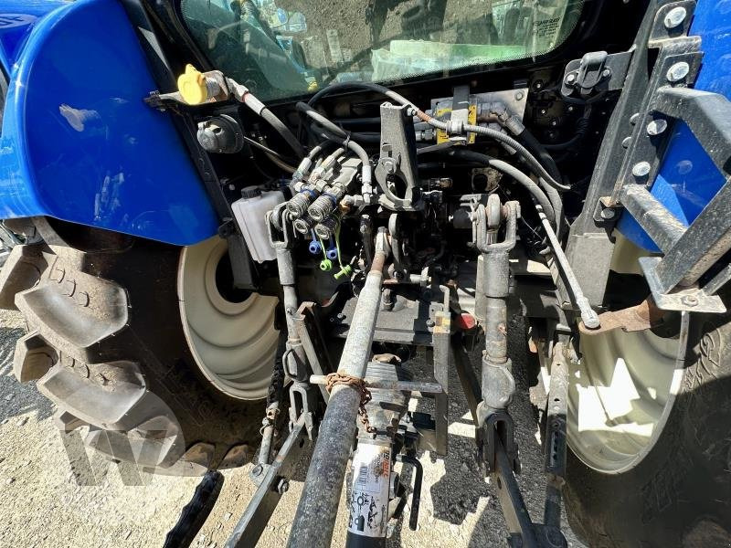 New Holland T 4.65 - Tracteur agricole: photos 5 New Holland T 4.65 - Tracteur agricole: photos 5