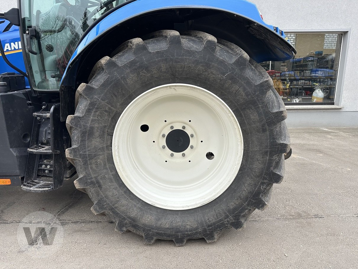 Tracteur agricole New Holland T 6.145 DC: photos 11 Tracteur agricole New Holland T 6.145 DC: photos 11