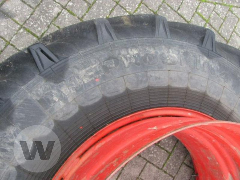 ZW-Radsatz 18.4 R 34 - Roue complète: photos 5 ZW-Radsatz 18.4 R 34 - Roue complète: photos 5