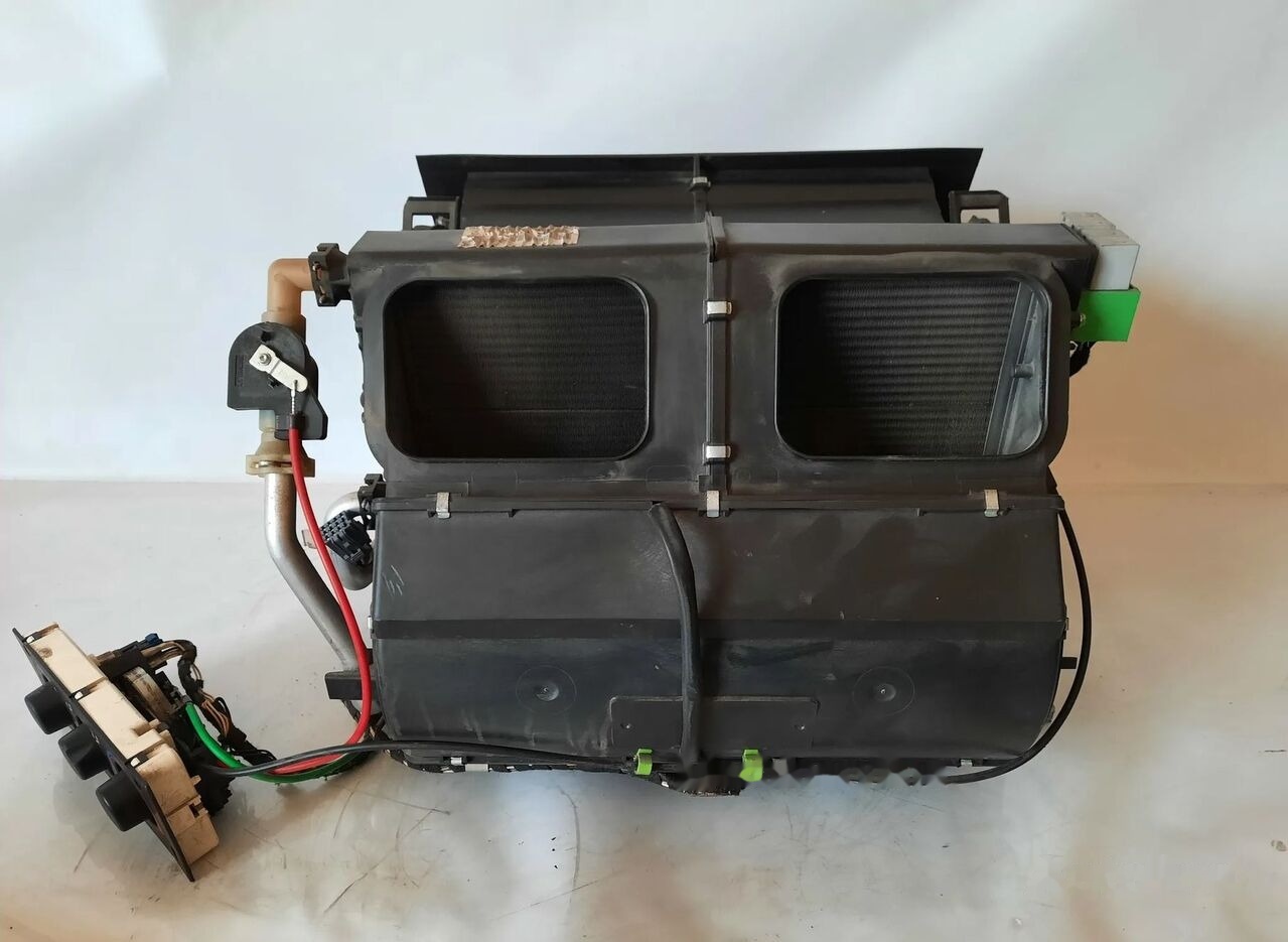 Bosch NAGRZEWNICA DAF XF 105 DAF XF105 truck - Cabine et intérieur pour Camion: photos 3 Bosch NAGRZEWNICA DAF XF 105 DAF XF105 truck - Cabine et intérieur pour Camion: photos 3