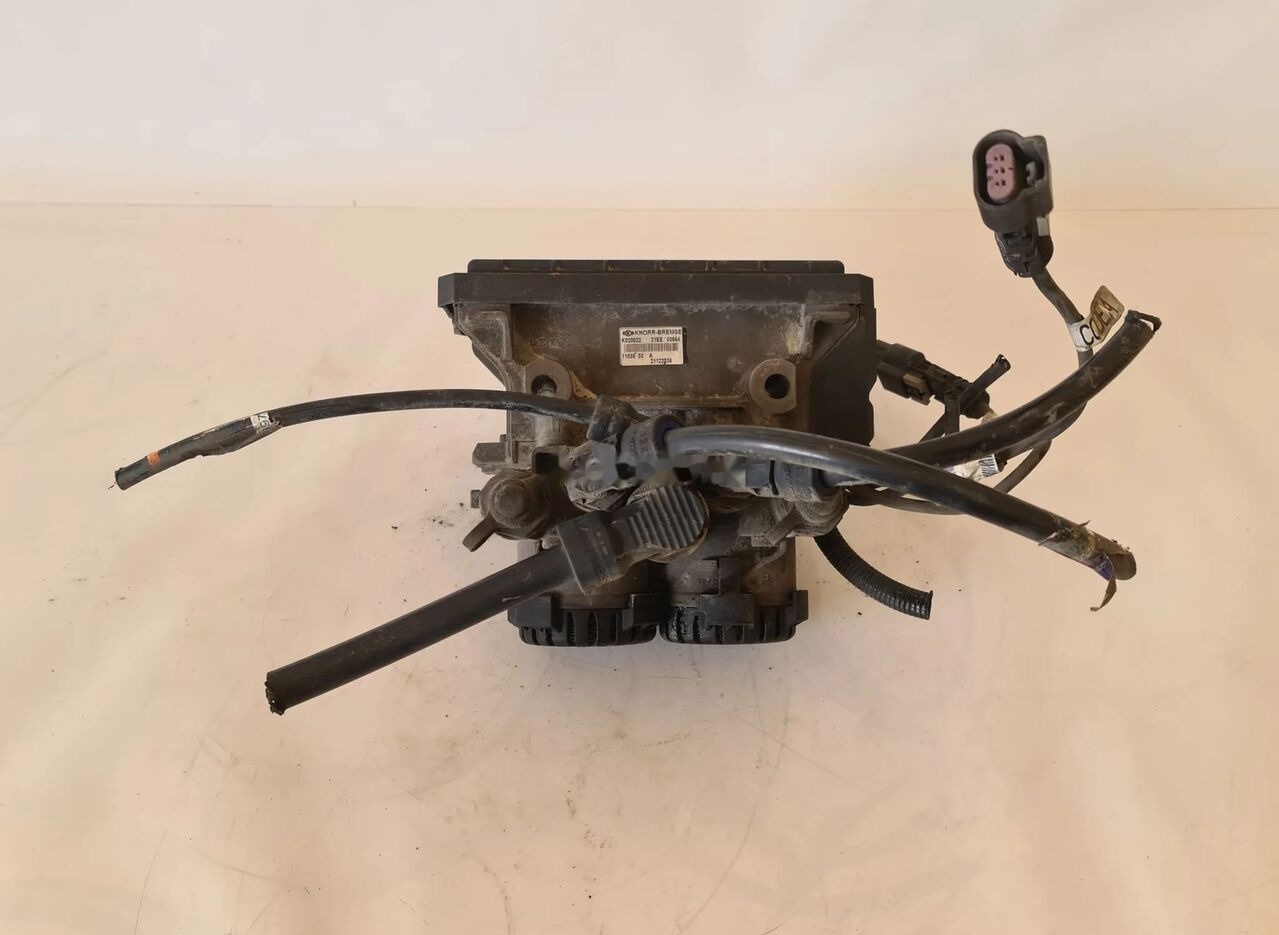 Knorr-Bremse K020022 21122035 Volvo FH FM truck - Valve de frein pour Camion: photos 1 Knorr-Bremse K020022 21122035 Volvo FH FM truck - Valve de frein pour Camion: photos 1