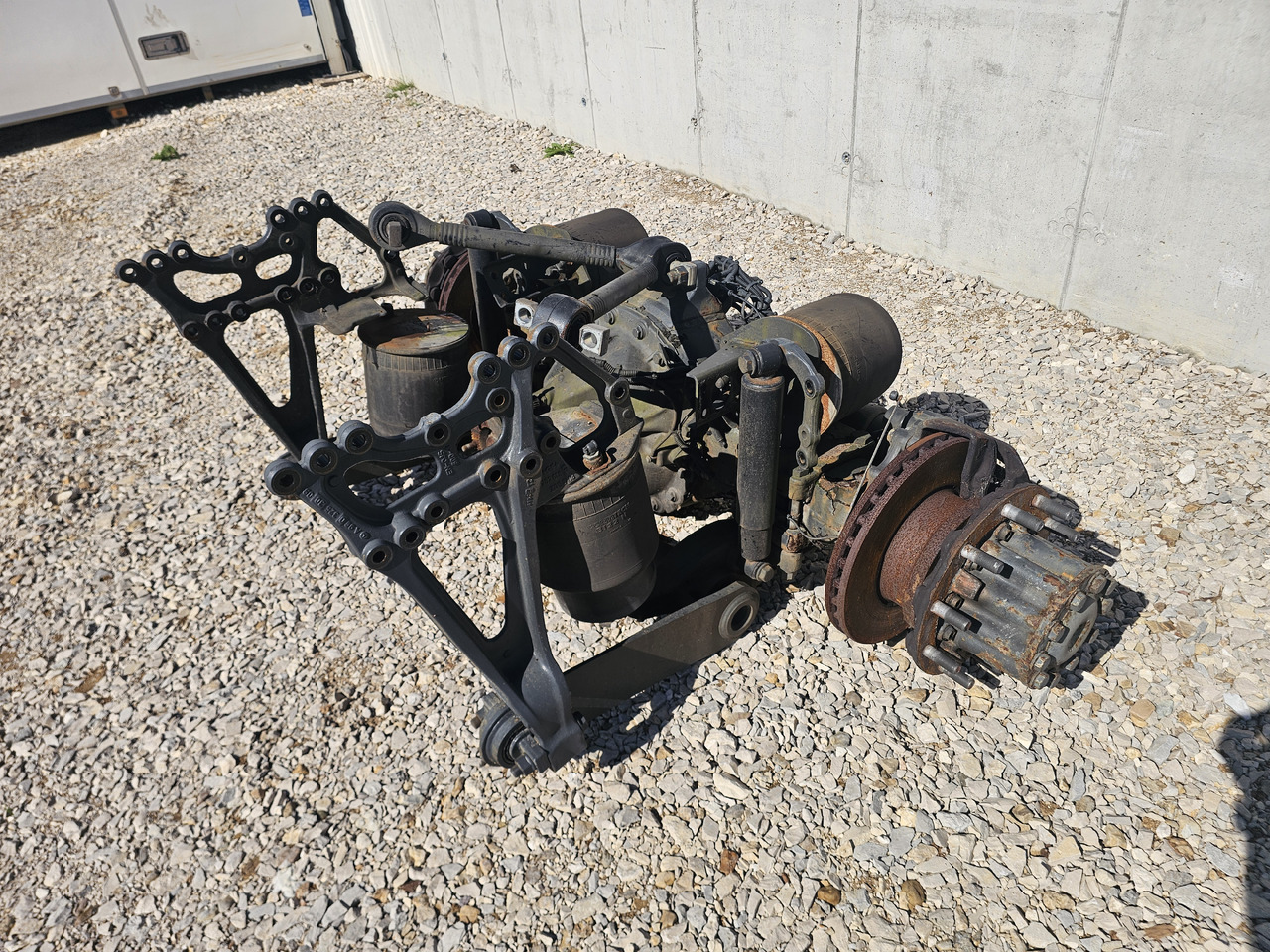 MERCEDES-BENZ ACTROS MP4 / COMPLETE REAR AXLE / R440 /RATIO: 2.733 - Essieu arrière: photos 3 MERCEDES-BENZ ACTROS MP4 / COMPLETE REAR AXLE / R440 /RATIO: 2.733 - Essieu arrière: photos 3