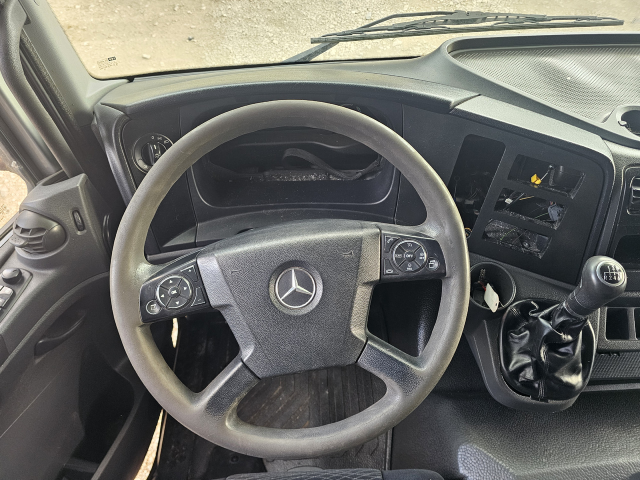 MERCEDES-BENZ ATEGO MP4 EURO 6 / DASHBOARD - RHD to LHD SWITCH SET - Panel de instrumentos: photos 3 MERCEDES-BENZ ATEGO MP4 EURO 6 / DASHBOARD - RHD to LHD SWITCH SET - Panel de instrumentos: photos 3