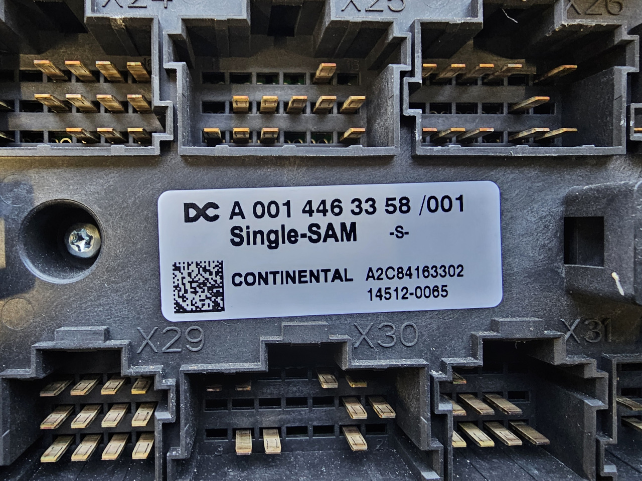 MERCEDES-BENZ ATEGO MP4 EURO 6 / SINGLE-SAM FUSE BLOCK / A0014463358 - Bloc de gestion: photos 4 MERCEDES-BENZ ATEGO MP4 EURO 6 / SINGLE-SAM FUSE BLOCK / A0014463358 - Bloc de gestion: photos 4