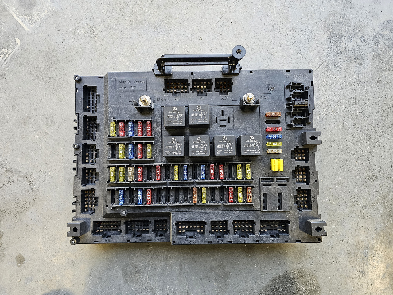MERCEDES-BENZ ATEGO MP4 EURO 6 / SINGLE-SAM FUSE BLOCK / A0014463358 - Bloc de gestion: photos 2 MERCEDES-BENZ ATEGO MP4 EURO 6 / SINGLE-SAM FUSE BLOCK / A0014463358 - Bloc de gestion: photos 2