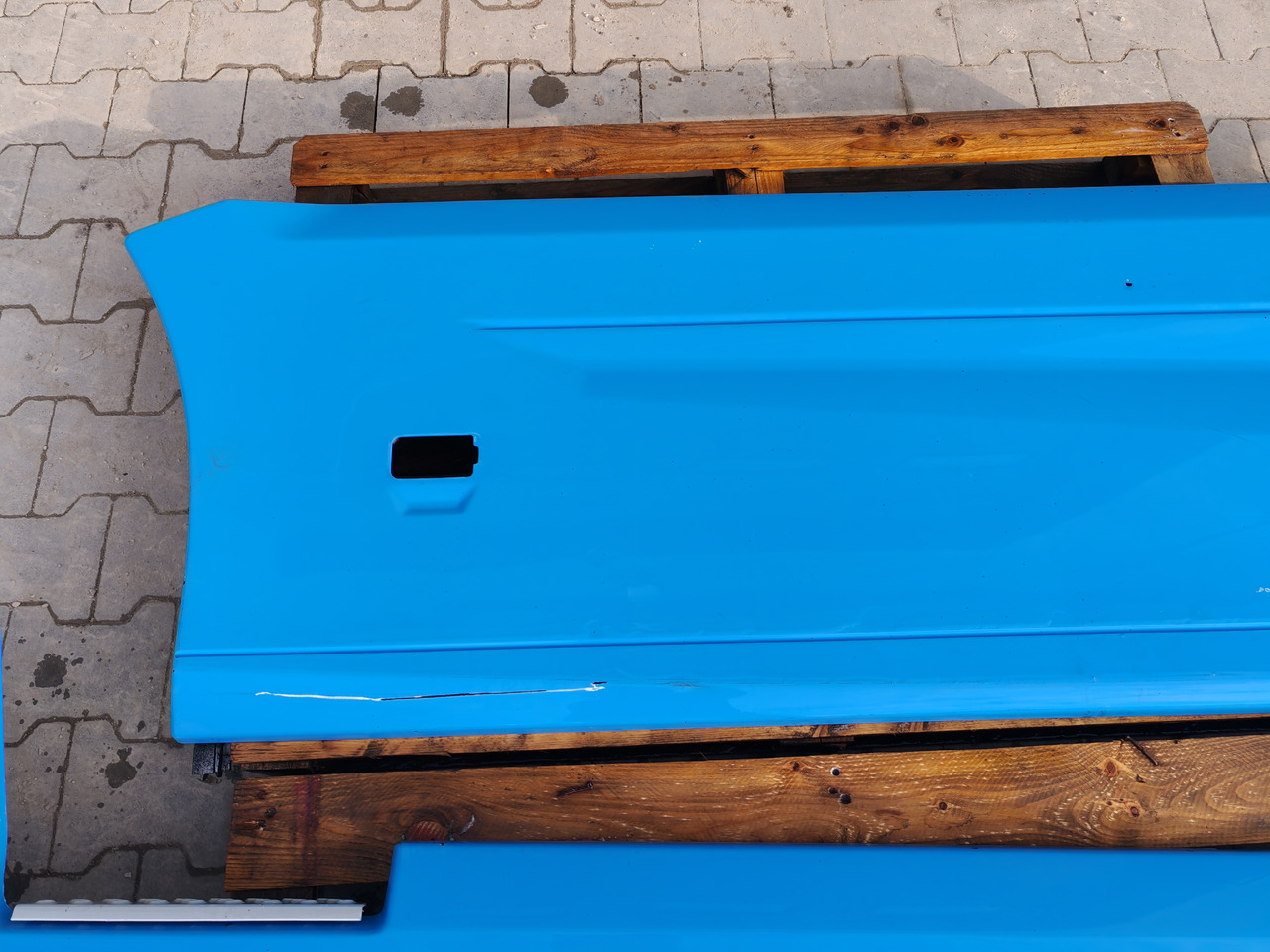 RENAULT RANGE T EURO 6 / SIDE SPOILERS SET - Pièces de rechange: photos 5 RENAULT RANGE T EURO 6 / SIDE SPOILERS SET - Pièces de rechange: photos 5