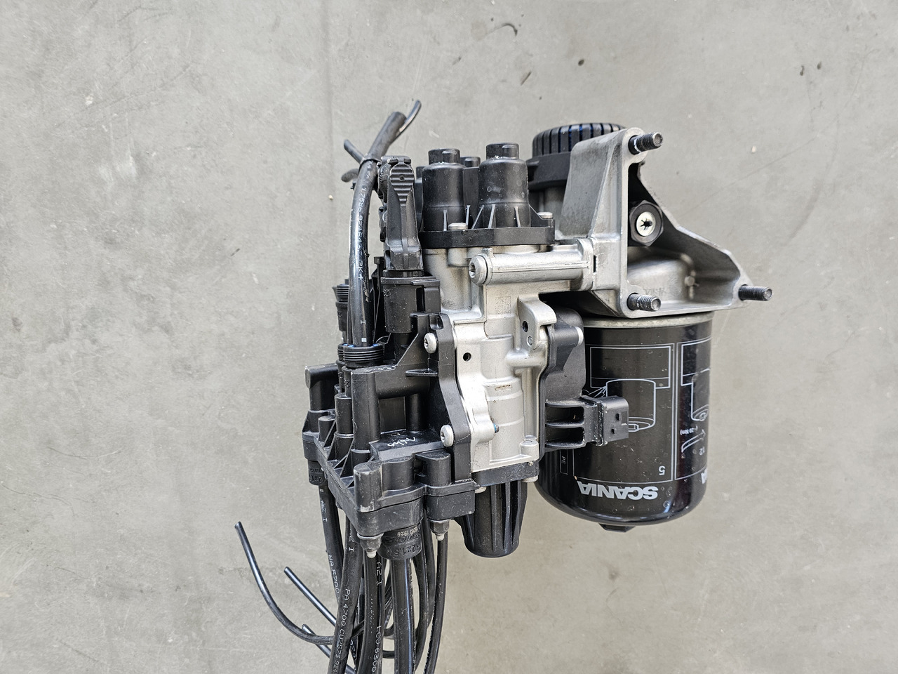 SCANIA APS AIR DRYIER VALVE / 2608040 / WORLDWIDE DELIVERY - Valve de frein: photos 4 SCANIA APS AIR DRYIER VALVE / 2608040 / WORLDWIDE DELIVERY - Valve de frein: photos 4