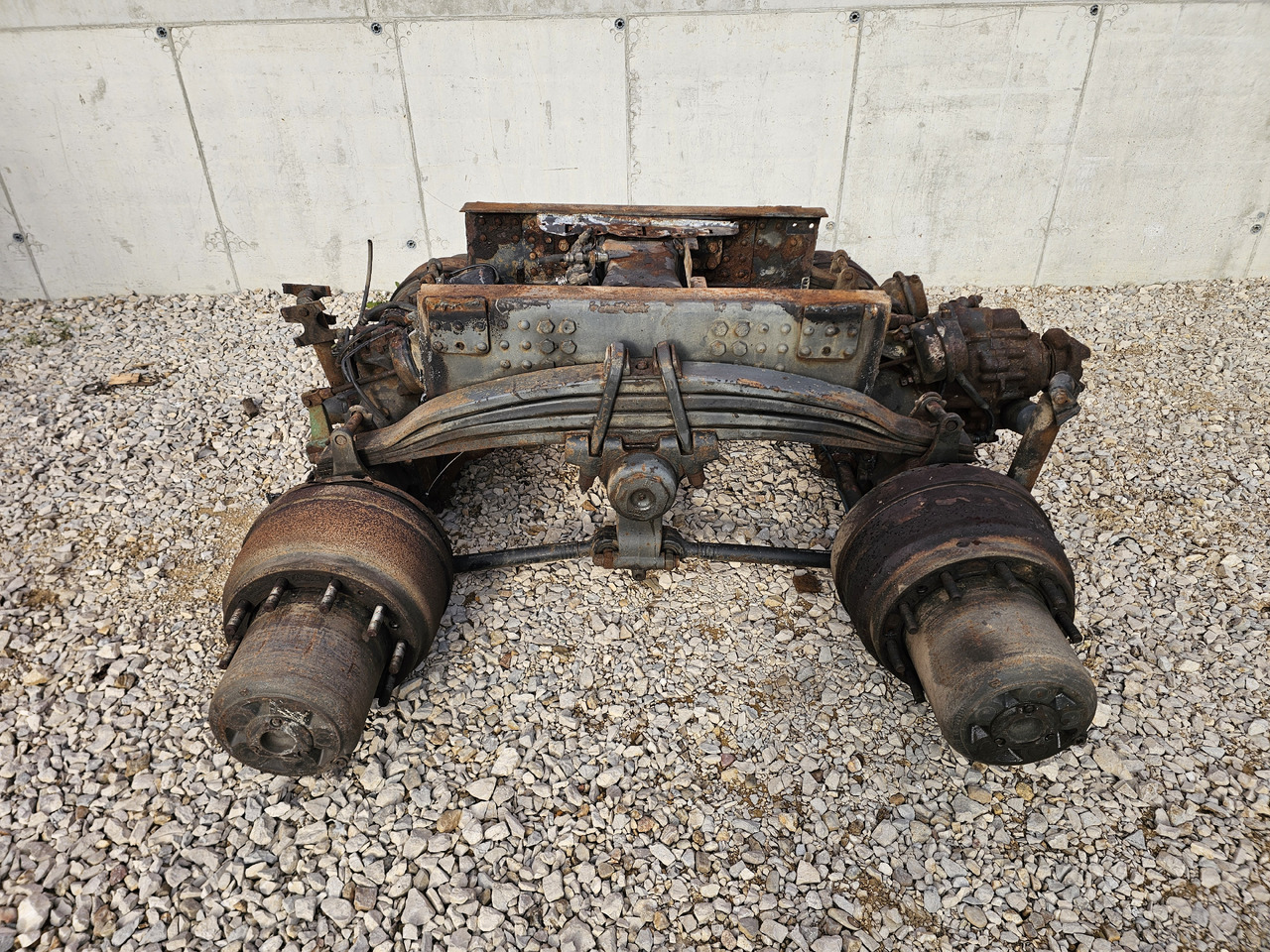 SCANIA COMPLETE REAR AXLES SET / RBP735 / RATIO= 3,93 / 6x4 6x6 8x4 8x6 - Essieu arrière: photos 2 SCANIA COMPLETE REAR AXLES SET / RBP735 / RATIO= 3,93 / 6x4 6x6 8x4 8x6 - Essieu arrière: photos 2