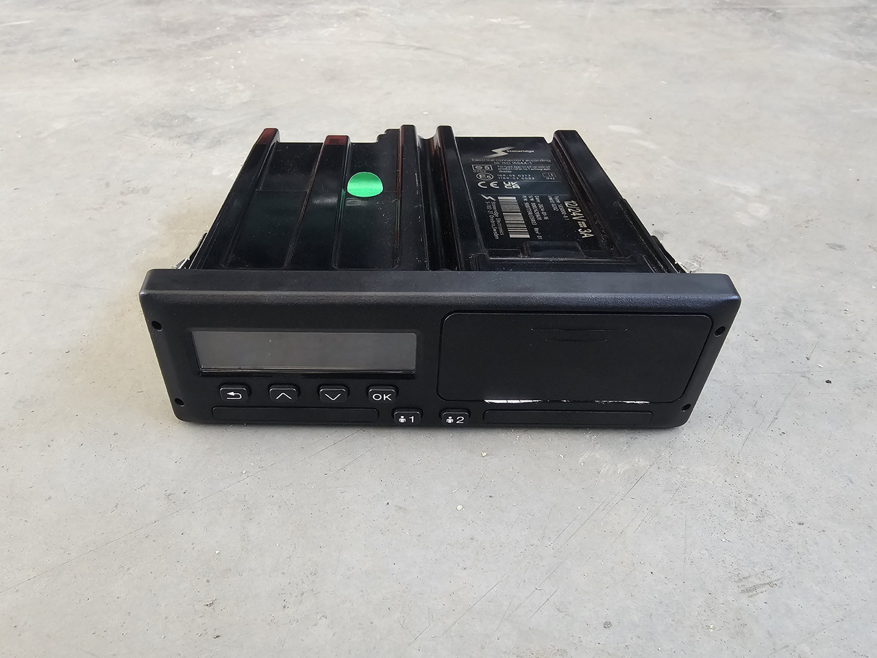 STONERIDGE SE5000-8.1 / VOLVO FH4 EURO 6 / TACHOGRAPH - Chronotachygraphe: photos 2 STONERIDGE SE5000-8.1 / VOLVO FH4 EURO 6 / TACHOGRAPH - Chronotachygraphe: photos 2