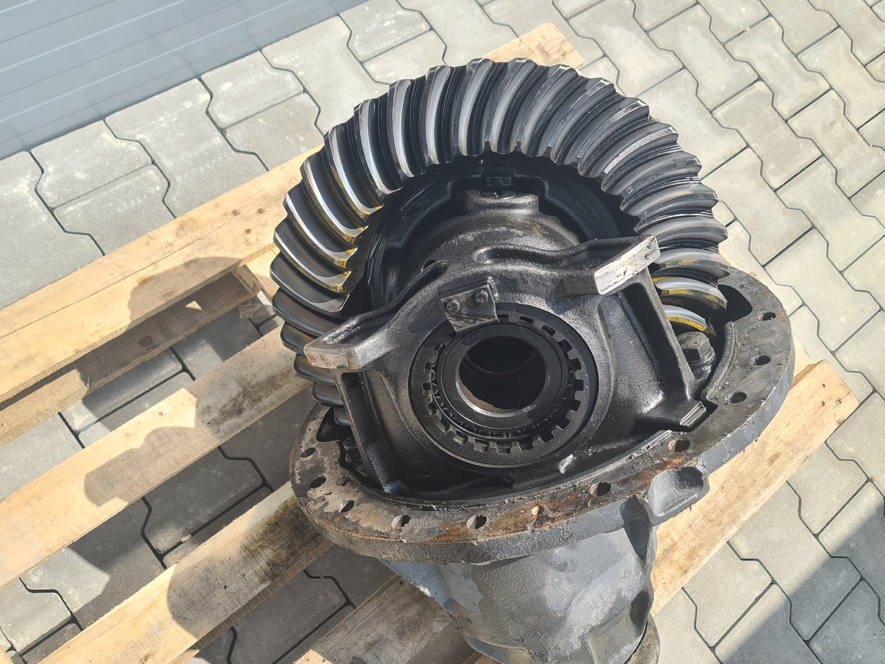 VOLVO DIFFERENTIAL DIFF / MS18X / RSS1360 / RATIO 2.85 37-13 / WORLDWIDE DELIVERY - Essieu arrière: photos 3 VOLVO DIFFERENTIAL DIFF / MS18X / RSS1360 / RATIO 2.85 37-13 / WORLDWIDE DELIVERY - Essieu arrière: photos 3