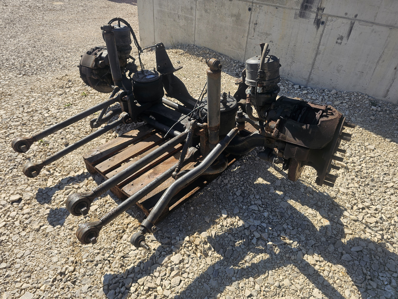 VOLVO FH FM / FRONT AIR SUNSPENSION - Essieu avant: photos 4 VOLVO FH FM / FRONT AIR SUNSPENSION - Essieu avant: photos 4