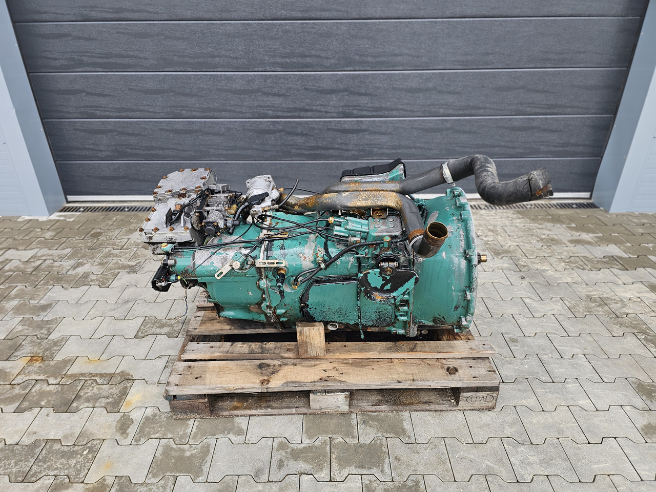 VOLVO FH13 FH16 / GEARBOX / RETARDER / VTO2814B / MANUAL / WORLDWIDE DELIVERY - Boîte de vitesse: photos 2 VOLVO FH13 FH16 / GEARBOX / RETARDER / VTO2814B / MANUAL / WORLDWIDE DELIVERY - Boîte de vitesse: photos 2