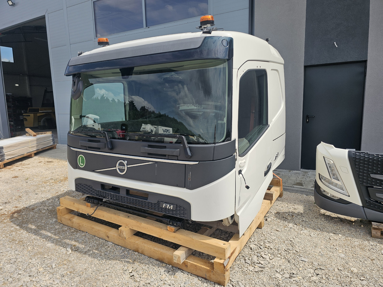 Cabine VOLVO FM5 LOW ROOF / L2 H1 / COMPLETE CAB / 2022: photos 8