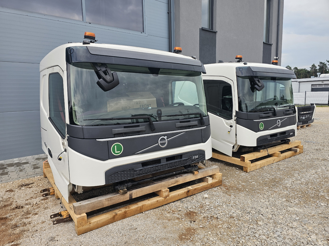 Cabine VOLVO FM5 LOW ROOF / L2 H1 / COMPLETE CAB / 2022: photos 17