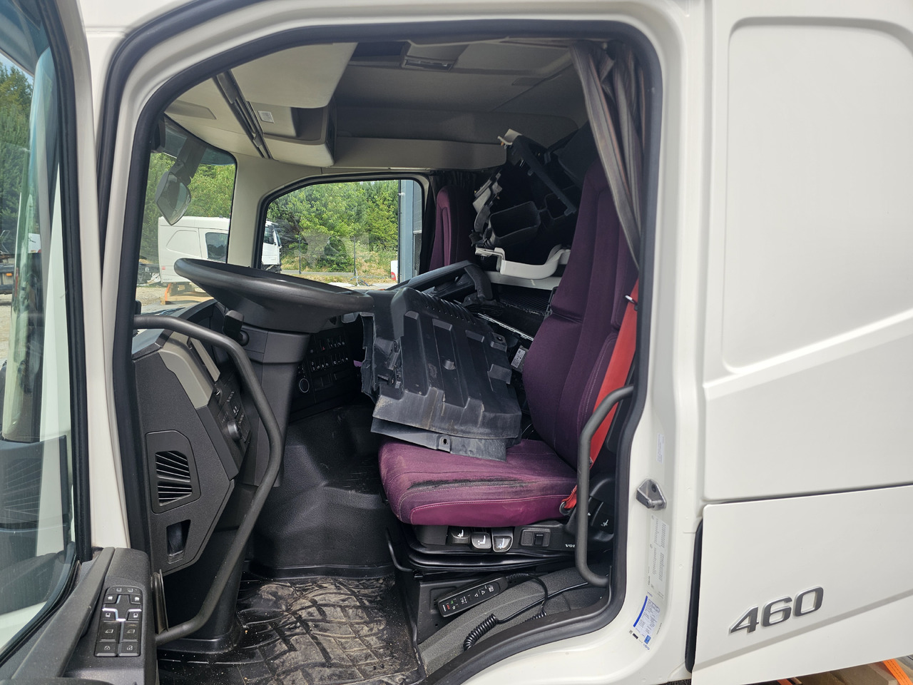 Cabine VOLVO FM5 LOW ROOF / L2 H1 / COMPLETE CAB / 2022: photos 12