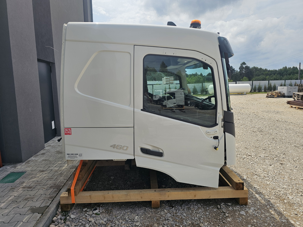 Cabine VOLVO FM5 LOW ROOF / L2 H1 / COMPLETE CAB / 2022: photos 11