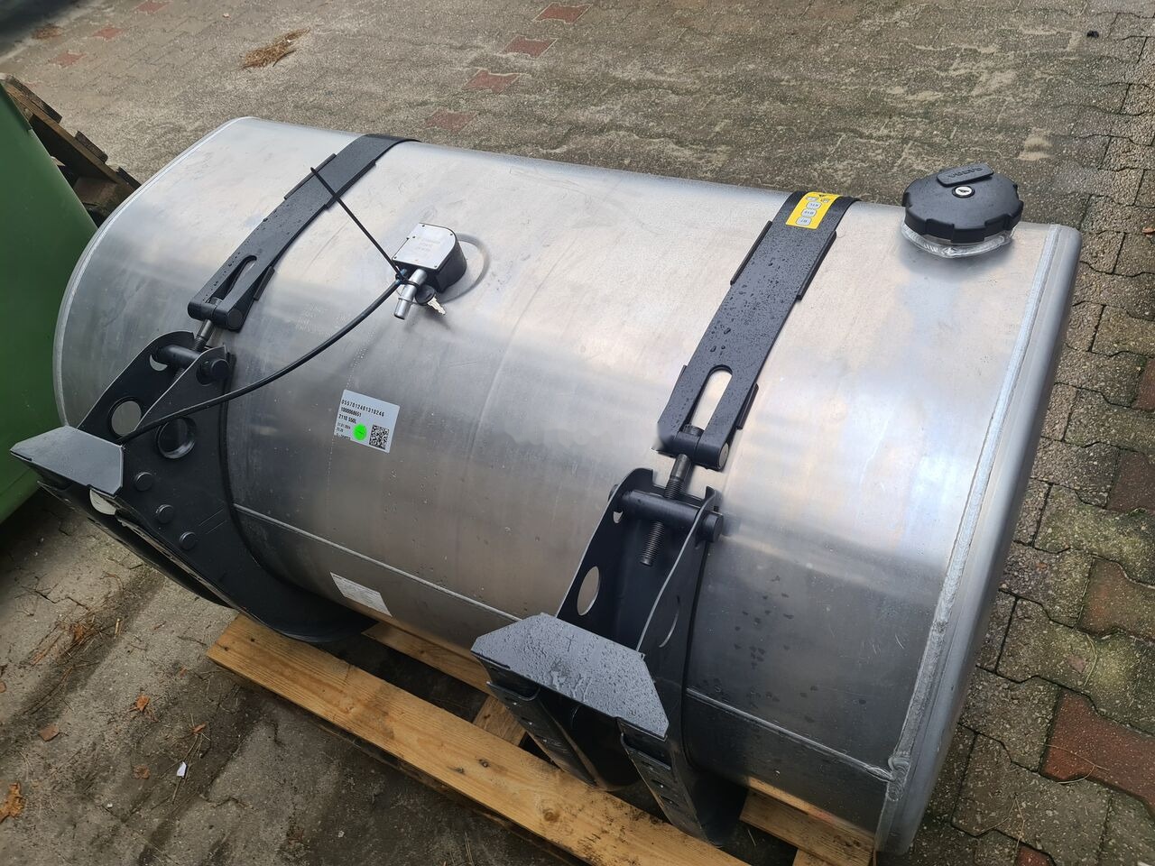 Volvo FH4 FM4 FH FMX Volvo FH FM FH4 FM4 FMX - Réservoir de carburant pour Camion: photos 5 Volvo FH4 FM4 FH FMX Volvo FH FM FH4 FM4 FMX - Réservoir de carburant pour Camion: photos 5