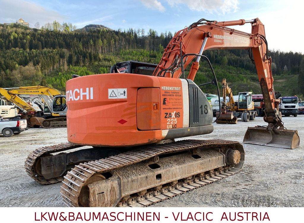 Pelle sur chenille Hitachi ZX 225 USLC-3: photos 12