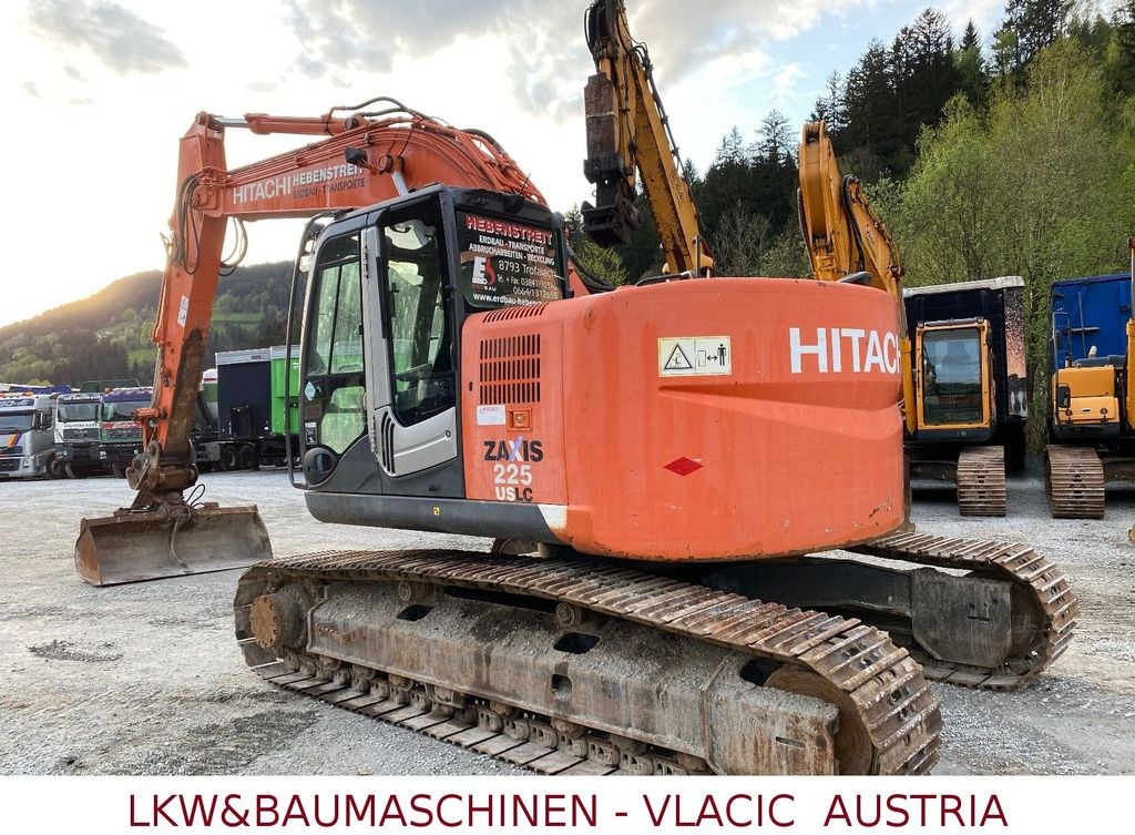 Pelle sur chenille Hitachi ZX 225 USLC-3: photos 13