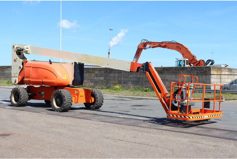 JLG 800AJ - Nacelle articulée: photos 1 JLG 800AJ - Nacelle articulée: photos 1