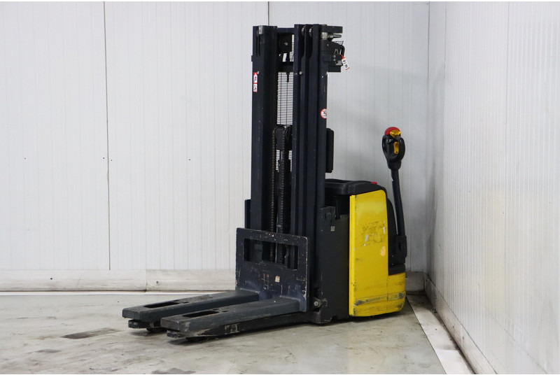 Komatsu CNI 14 - Gerbeur: photos 4 Komatsu CNI 14 - Gerbeur: photos 4