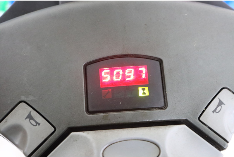 Toyota LPE200/8 - Transpalette: photos 5 Toyota LPE200/8 - Transpalette: photos 5