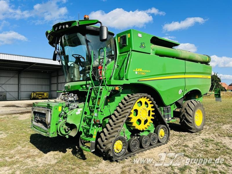 John Deere S780i ProDrive - Moissonneuse-batteuse: photos 1 John Deere S780i ProDrive - Moissonneuse-batteuse: photos 1