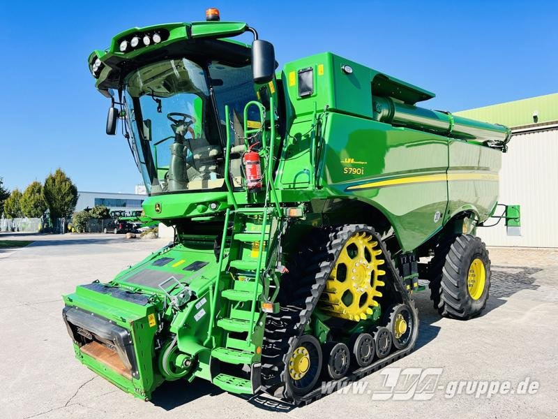 John Deere S790 - Moissonneuse-batteuse: photos 1 John Deere S790 - Moissonneuse-batteuse: photos 1