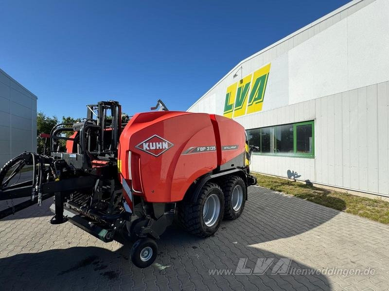 Kuhn FBP3135 - Presse à balles rondes: photos 1 Kuhn FBP3135 - Presse à balles rondes: photos 1