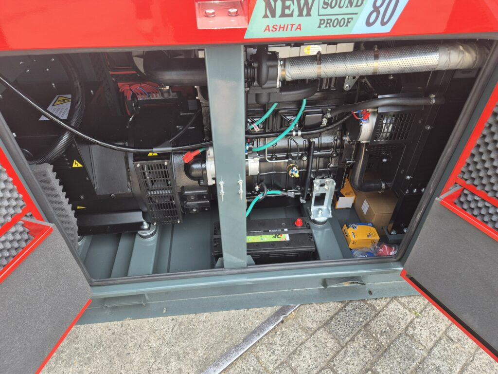 ASHITA AG3-80 diesel generator - Groupe électrogène: photos 3 ASHITA AG3-80 diesel generator - Groupe électrogène: photos 3