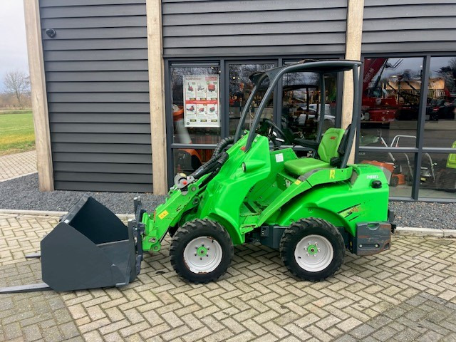 AVANT 420 loader - Valet de ferme: photos 3 AVANT 420 loader - Valet de ferme: photos 3
