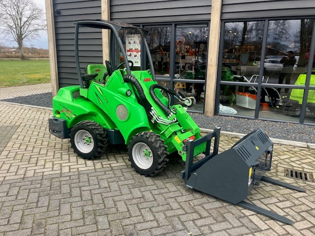 AVANT 420 loader - Valet de ferme: photos 5 AVANT 420 loader - Valet de ferme: photos 5