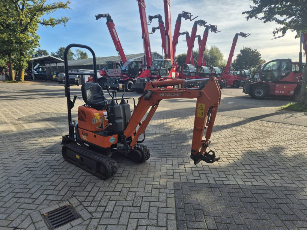 HITACHI ZX10U-2 minidigger - Mini pelle: photos 3 HITACHI ZX10U-2 minidigger - Mini pelle: photos 3