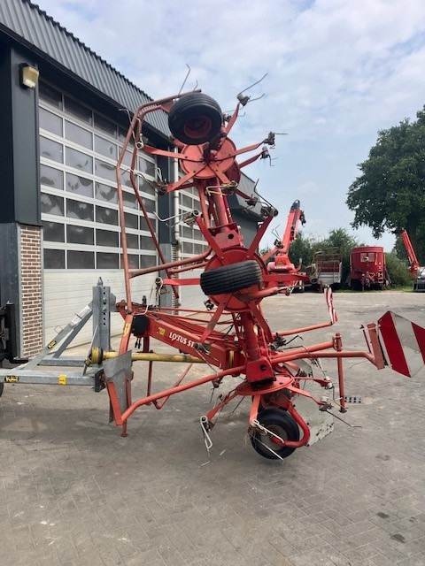 LELY 675 tedder - Faneuse: photos 3 LELY 675 tedder - Faneuse: photos 3