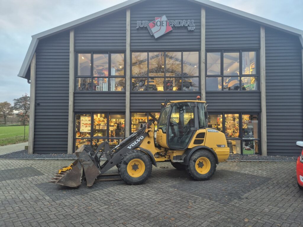 VOLVO L25F - Chargeuse sur pneus: photos 1 VOLVO L25F - Chargeuse sur pneus: photos 1