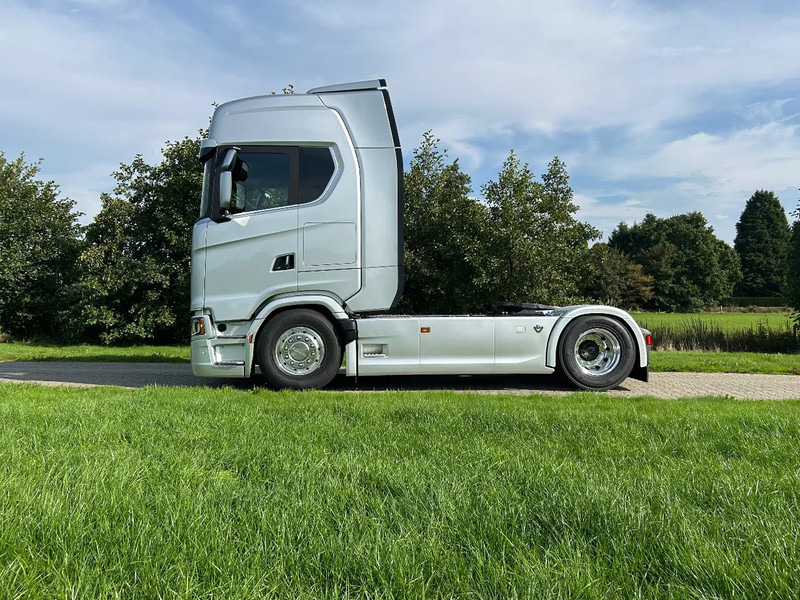 Scania 660S V8 NGS | 4x2 NB | 4 BALON SUSPENSION | RETARDER | FULL-AIR | PTO PREP. | PARK-COOLER | - Tracteur routier: photos 2 Scania 660S V8 NGS | 4x2 NB | 4 BALON SUSPENSION | RETARDER | FULL-AIR | PTO PREP. | PARK-COOLER | - Tracteur routier: photos 2