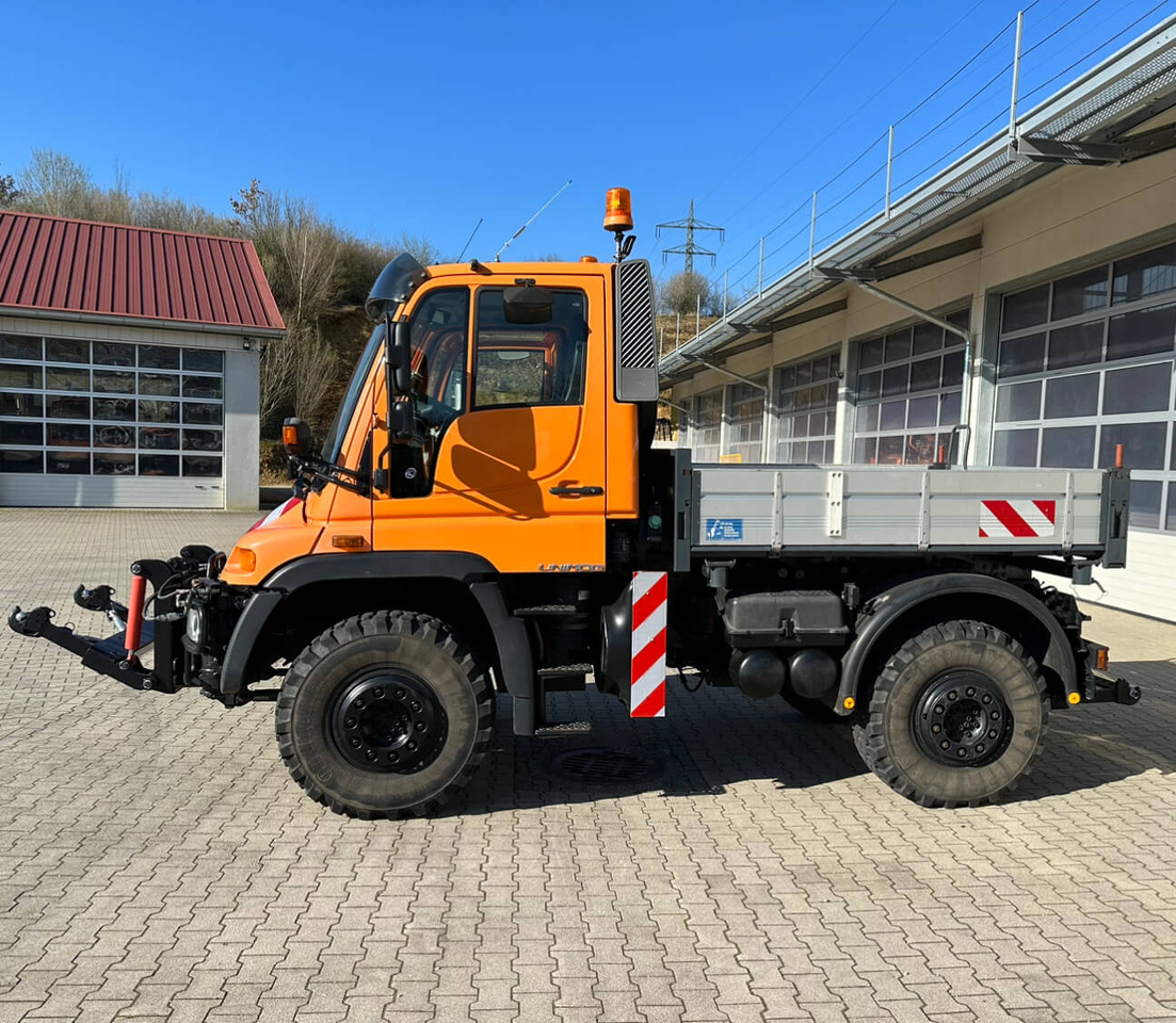 Unimog 400 - U400 405 02734 mit Heckkraftheber Mer - Camion benne: photos 2 Unimog 400 - U400 405 02734 mit Heckkraftheber Mer - Camion benne: photos 2