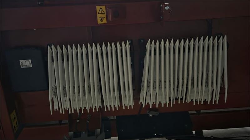 Case IH 8250 Axial-Flow med 35fod Varicut skærebord. Dansk - Moissonneuse-batteuse: photos 5 Case IH 8250 Axial-Flow med 35fod Varicut skærebord. Dansk - Moissonneuse-batteuse: photos 5