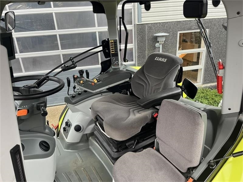 Claas Axion 830 med frontlift og front PTO - Tracteur agricole: photos 3 Claas Axion 830 med frontlift og front PTO - Tracteur agricole: photos 3