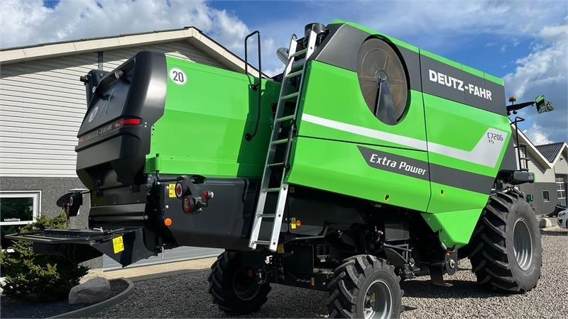 Deutz-fahr C7206 With 24feed - 7.2m header. New and unused Co - Moissonneuse-batteuse: photos 2 Deutz-fahr C7206 With 24feed - 7.2m header. New and unused Co - Moissonneuse-batteuse: photos 2