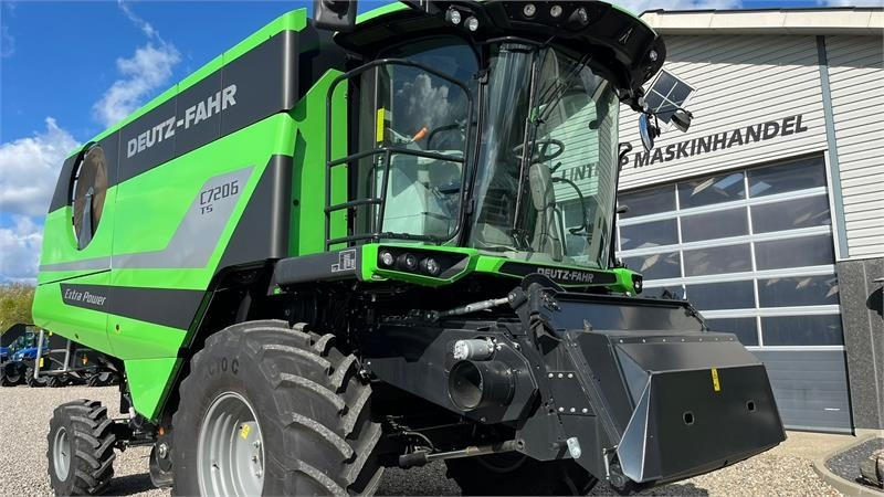 Deutz-fahr C7206 With 24feed - 7.2m header. New and unused Co - Moissonneuse-batteuse: photos 3 Deutz-fahr C7206 With 24feed - 7.2m header. New and unused Co - Moissonneuse-batteuse: photos 3